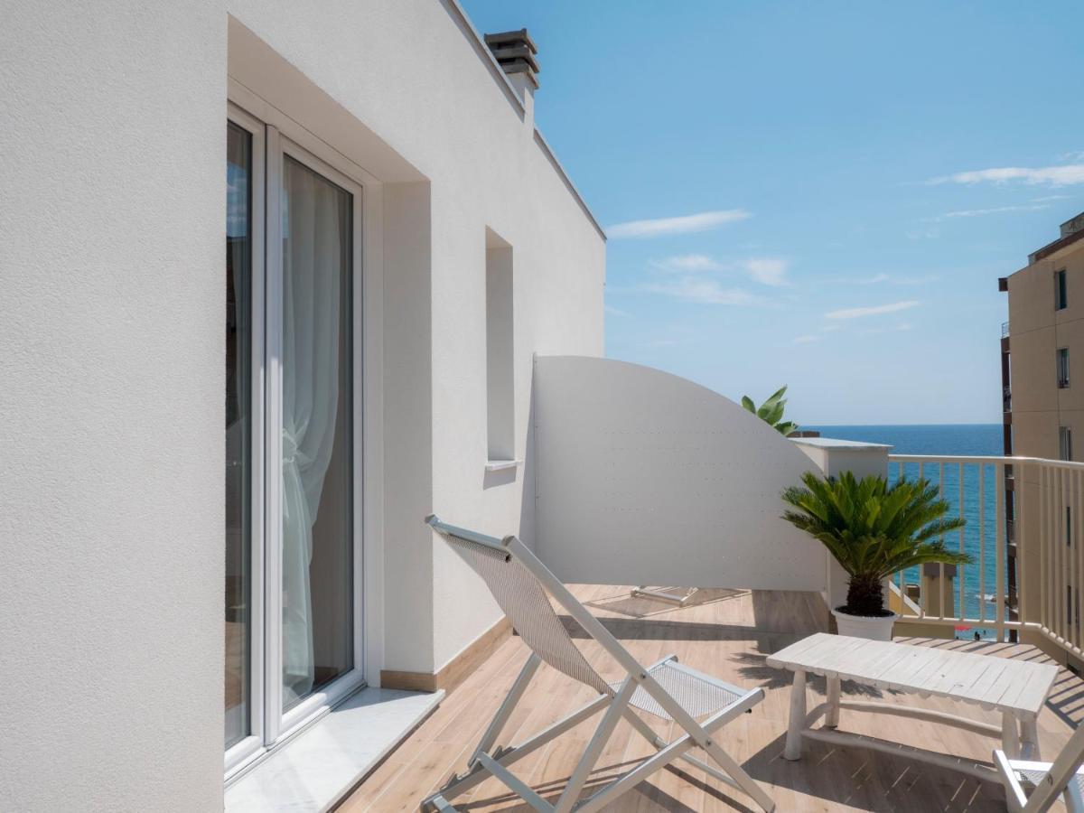 Hotel Continental Pietra Ligure Zewnętrze zdjęcie