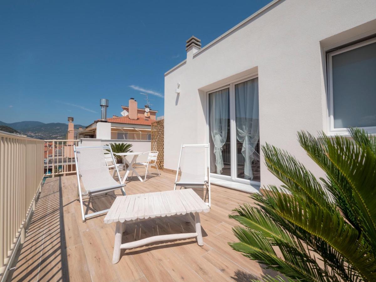 Hotel Continental Pietra Ligure Zewnętrze zdjęcie