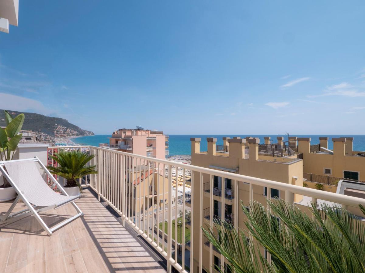 Hotel Continental Pietra Ligure Zewnętrze zdjęcie