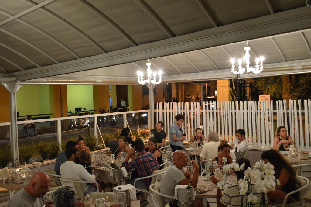 Hotel Continental Pietra Ligure Zewnętrze zdjęcie