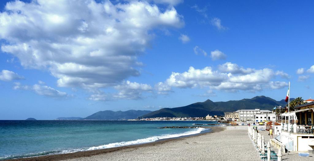 Hotel Continental Pietra Ligure Zewnętrze zdjęcie