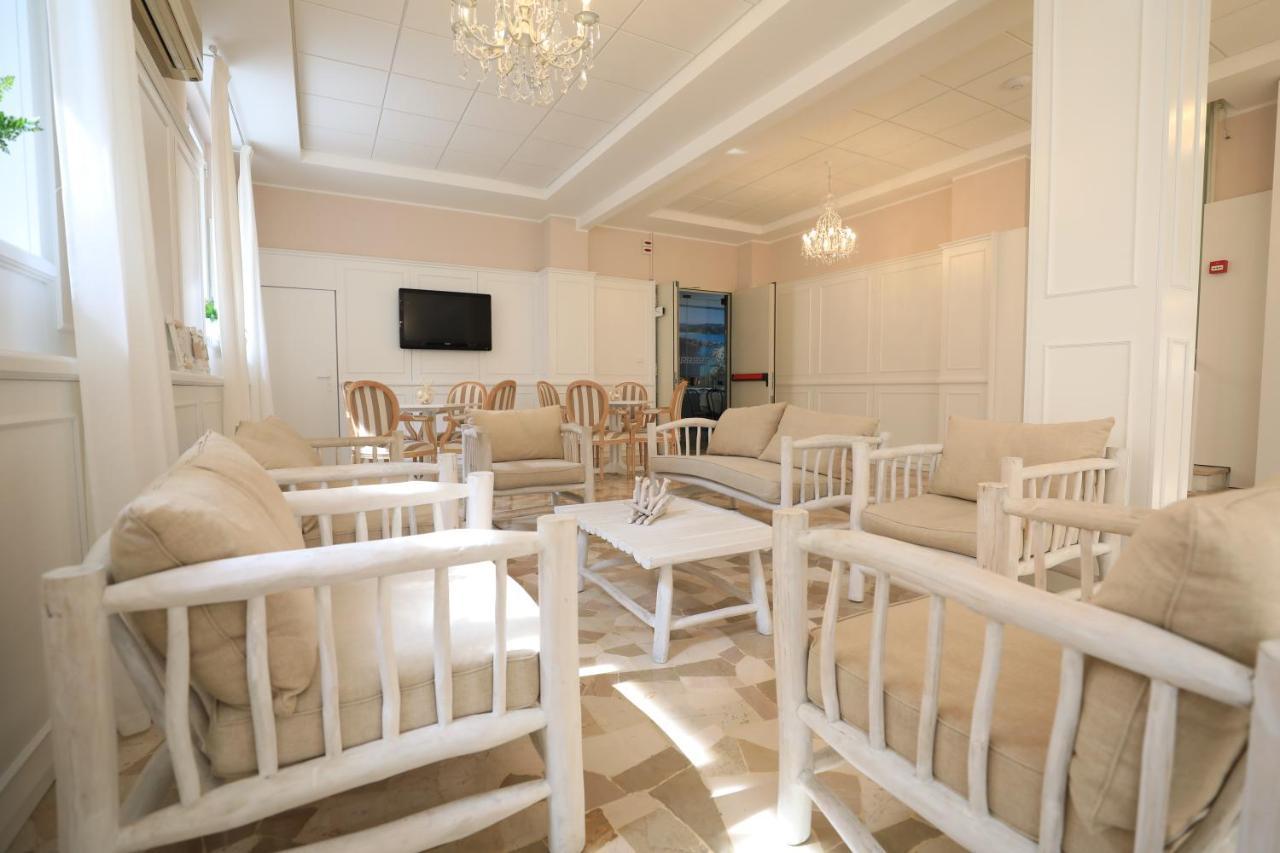 Hotel Continental Pietra Ligure Zewnętrze zdjęcie