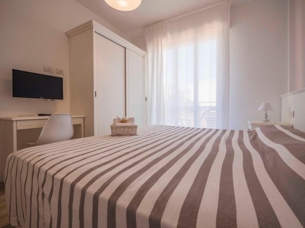 Hotel Continental Pietra Ligure Zewnętrze zdjęcie