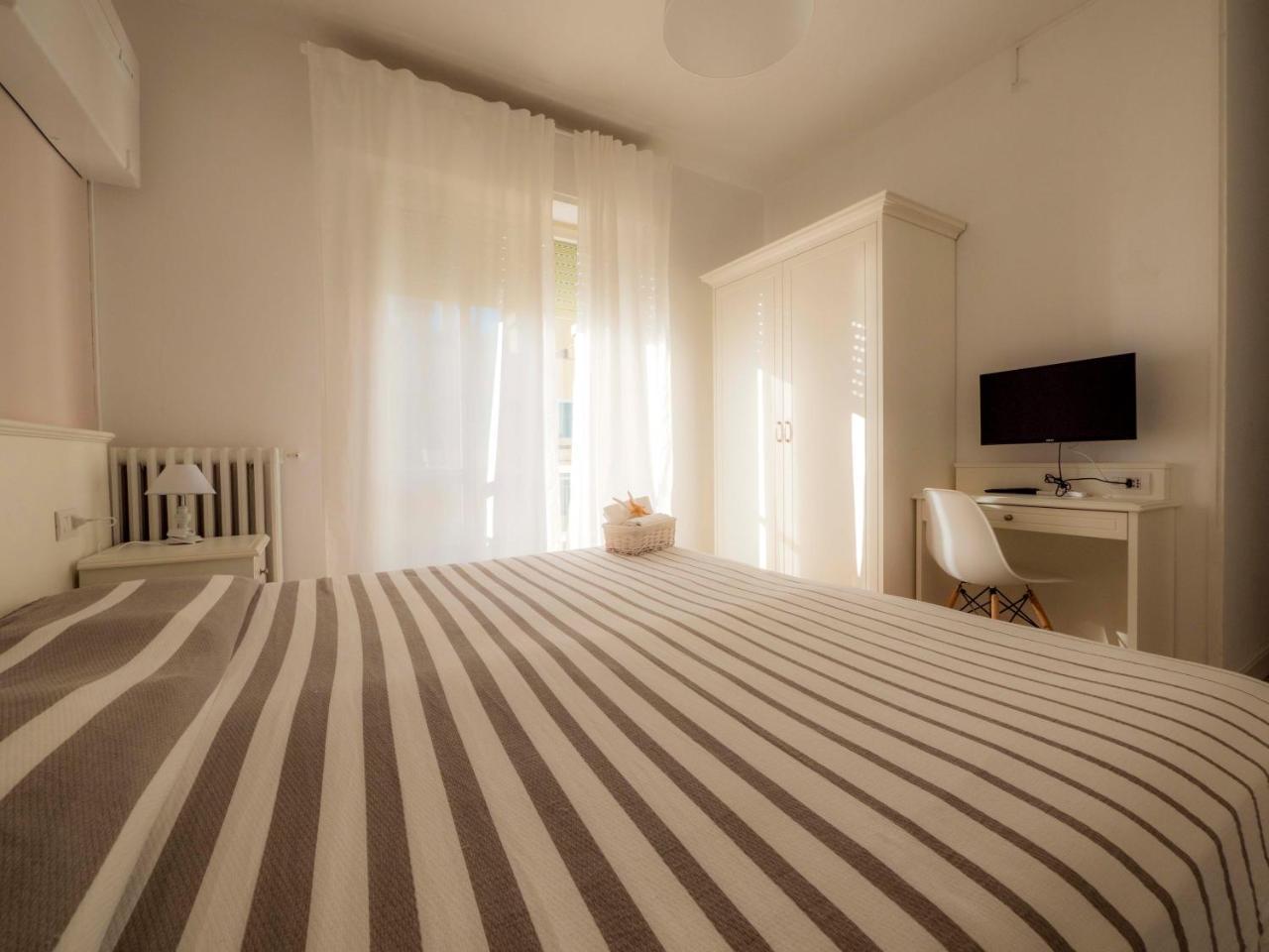 Hotel Continental Pietra Ligure Zewnętrze zdjęcie