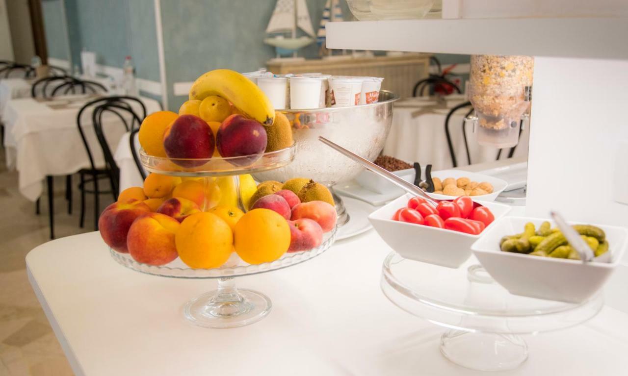 Hotel Continental Pietra Ligure Zewnętrze zdjęcie